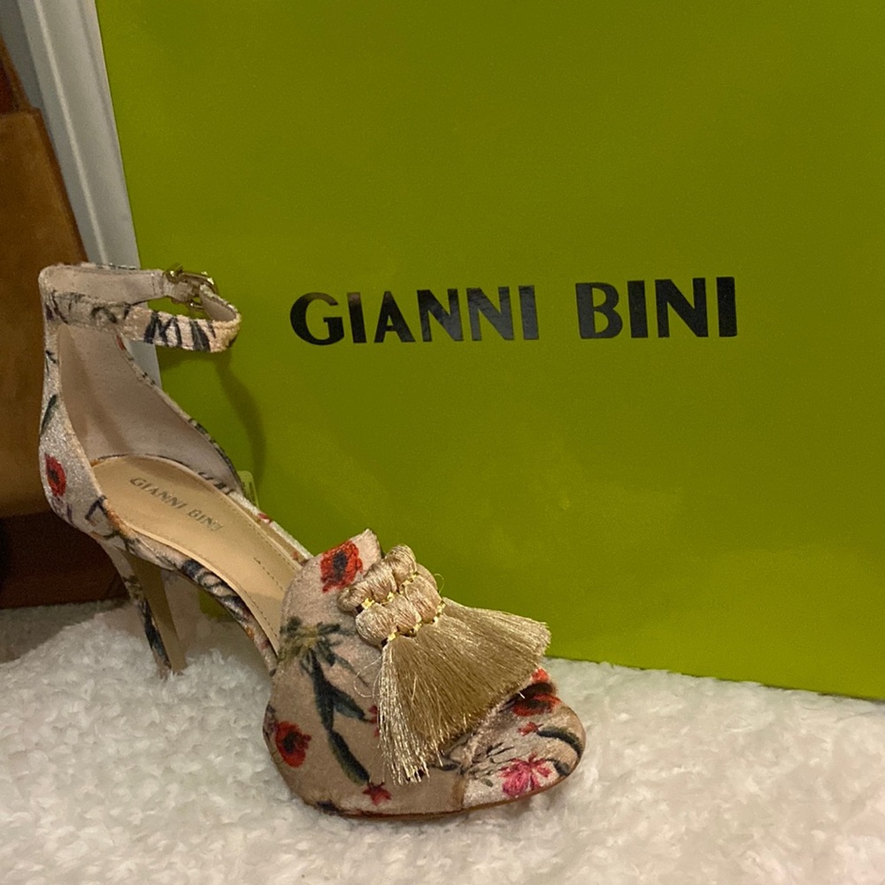 Gianni Bini heel